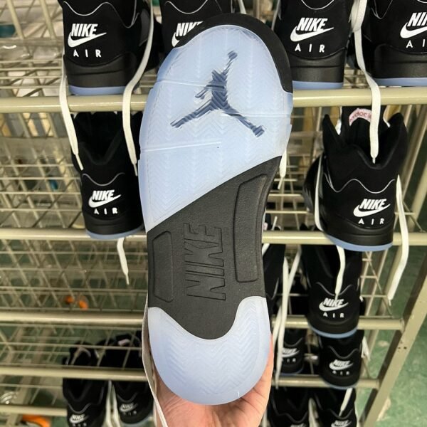 aj5-black-wings-jordan-pallet-2.jpg AJ5 Black Wings Jordan Pallet
