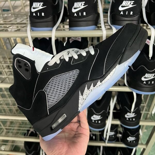 aj5-black-wings-jordan-pallet-4.jpg AJ5 Black Wings Jordan Pallet