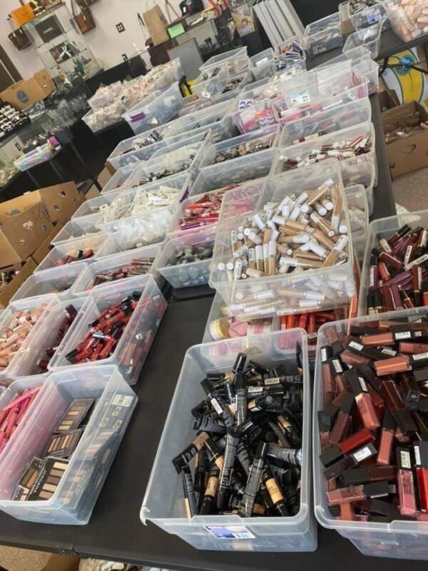mixed-cosmetic-pallets-4.jpg Mixed Cosmetic Pallets