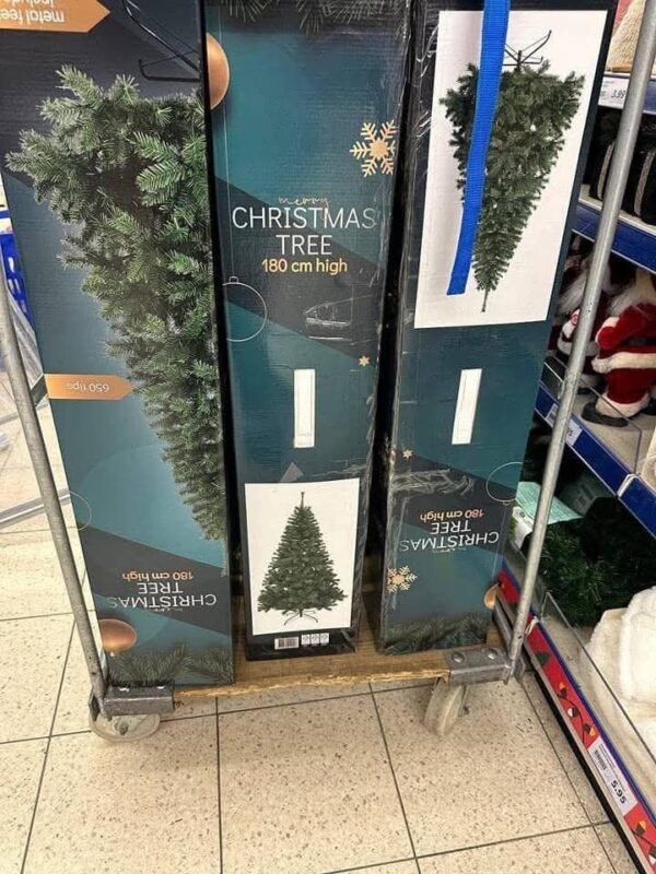 pallet-christmas-tree-2.jpg Pallet Christmas Tree