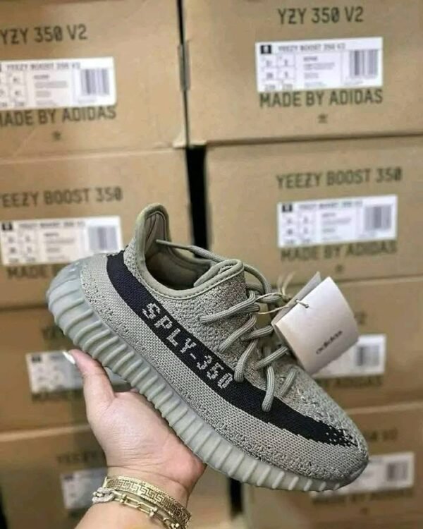 yeezy-pallets-1.jpg Yeezy Pallets